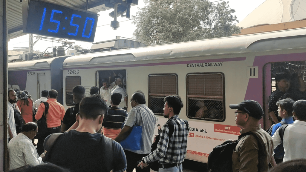 mumbai local train